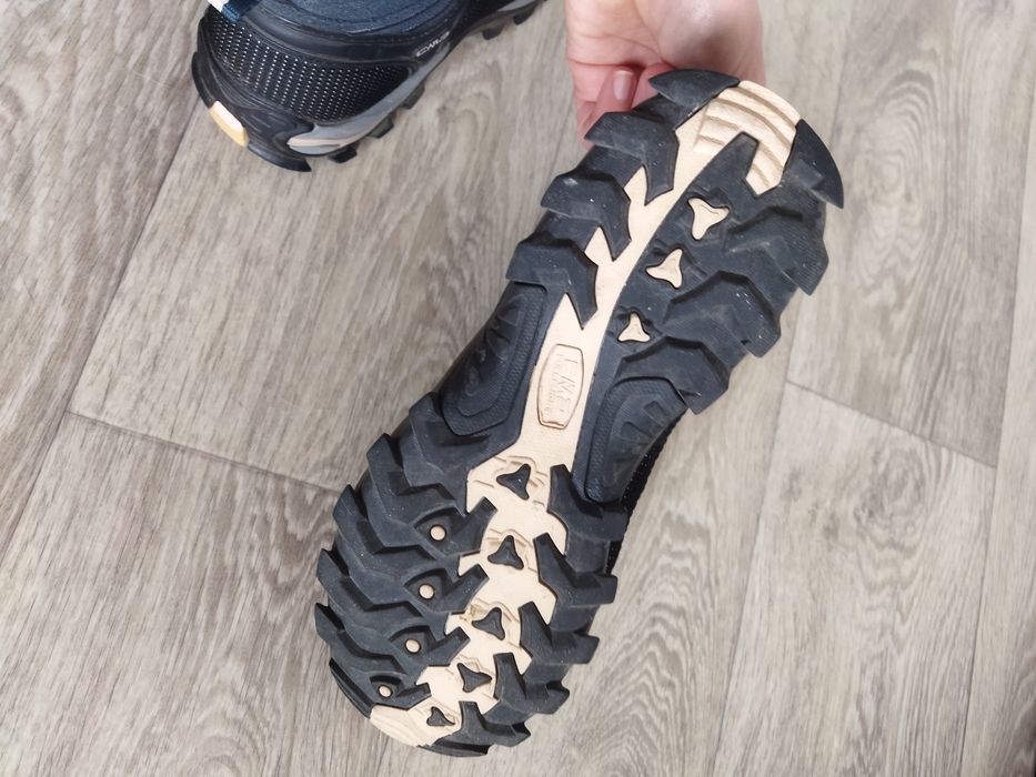 Дамски туристически обувки 39 номер.