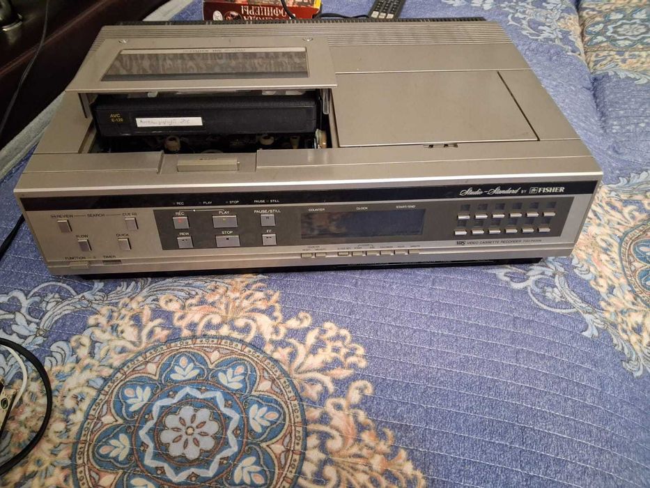 Видеомагнитофон FISHER 420