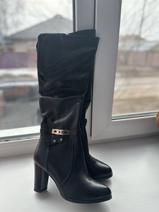 Продам обувь в хорошем состоянии.