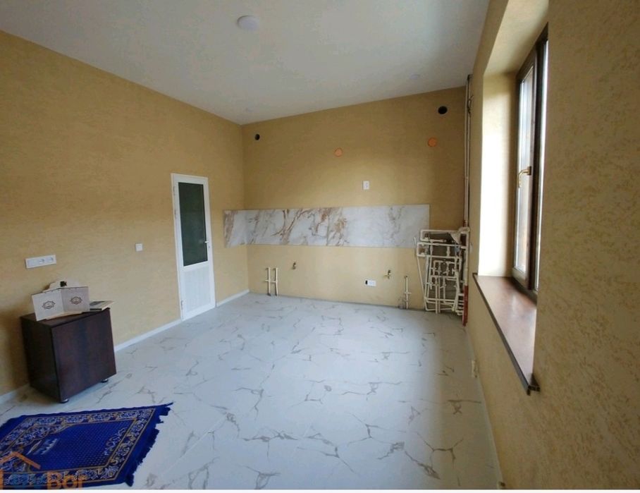 Кибрайский район Кирпичный угловой часть дома 3-этажный 5-комнат 3,3-с