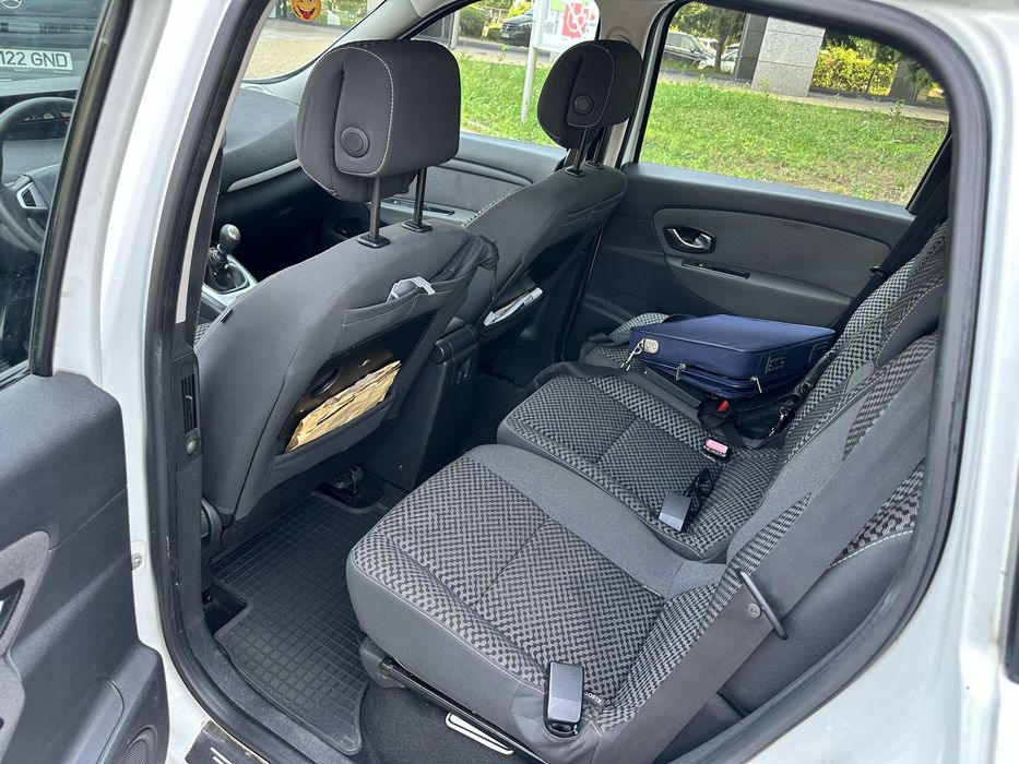Vand RENAULT SCENIC 1.5 dci. 2011