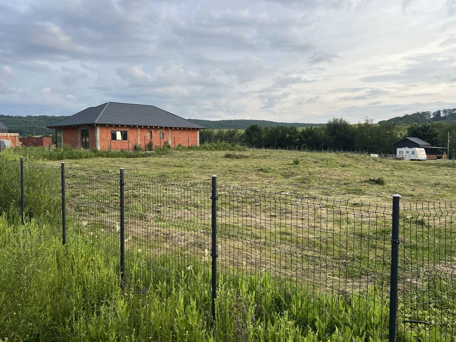 Vand teren intravilan langa Bistrita - aprox 10 ari, apa, canal, curent electric