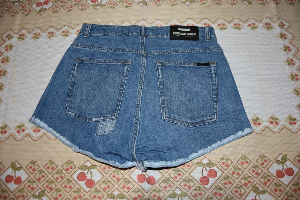 Pantaloni scurți dame