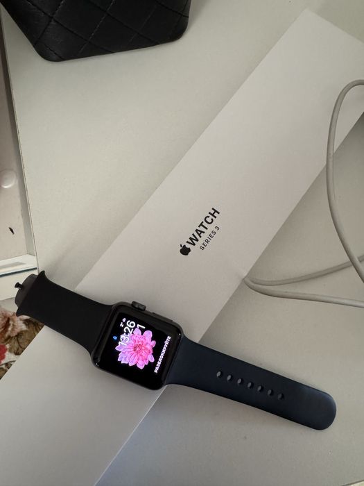 Продам часы Apple watch series 3