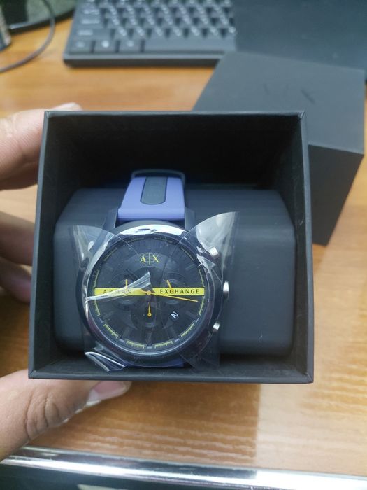 Aix qo'l soati yangi