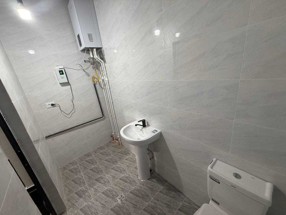 Yangihayotda 4 xonali 120 m2 1.7 sotix yangi qurilgan uy sotiladi