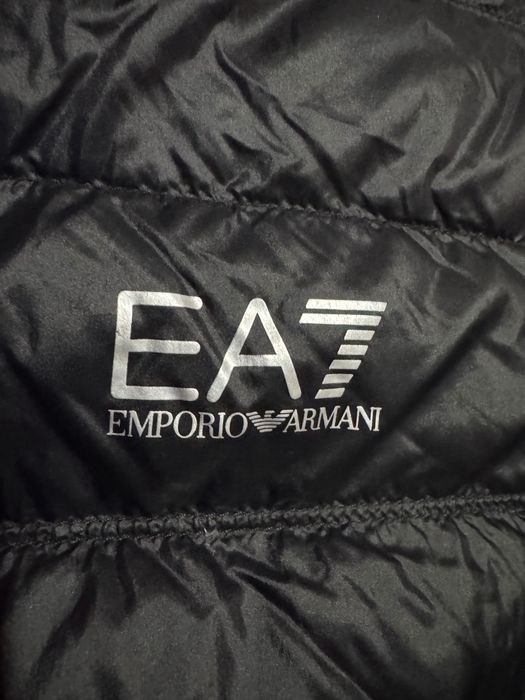 Дамско яке Emporio Armani.