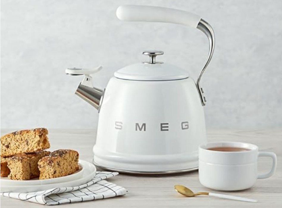 Чайник Smeg Style — стильная эмалированная модель для кухни