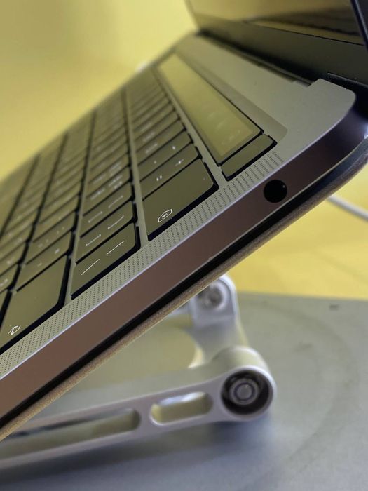 MacBook Pro M1 8/256 88%