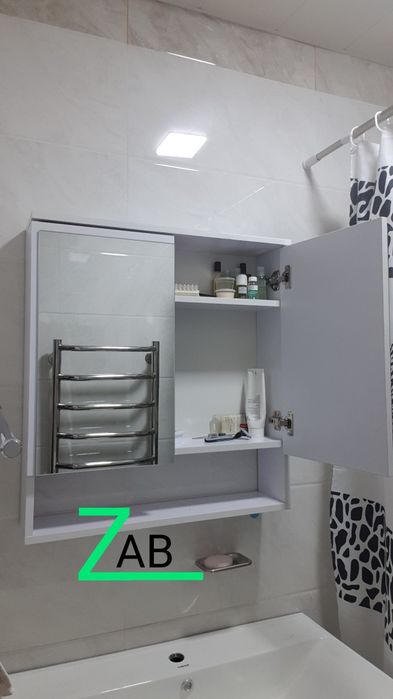 Шкаф навесной для ванной комнаты.