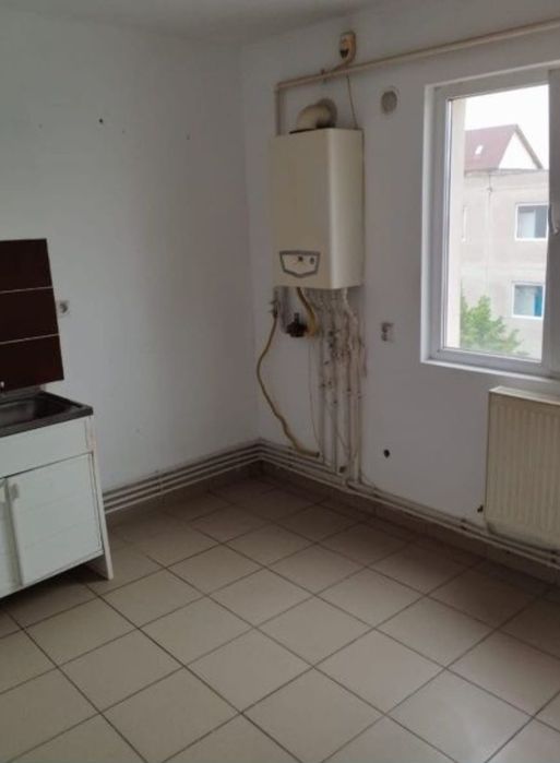 Închiriez garsonieră mai multe detalii la telefon