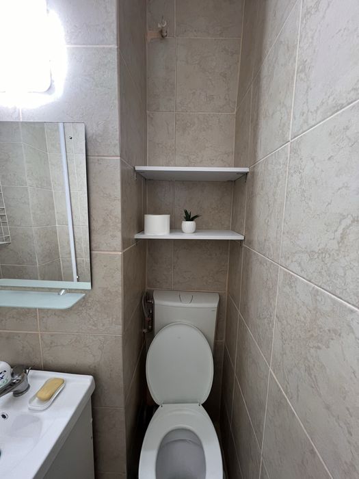 Închiriez garsonieră