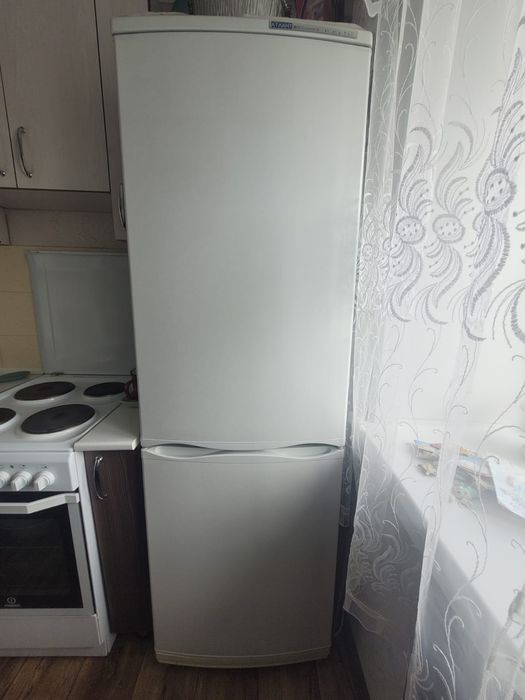 Продам холодильник