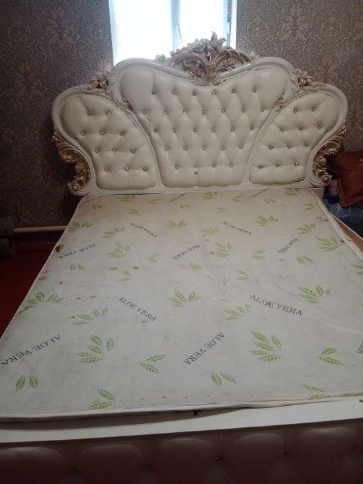 Двухспальный кровать