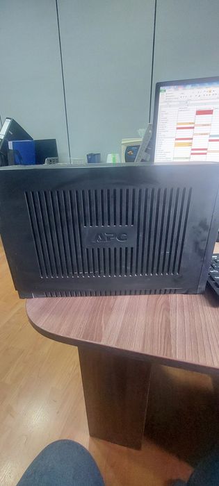 Продам ups в отличном состоянии