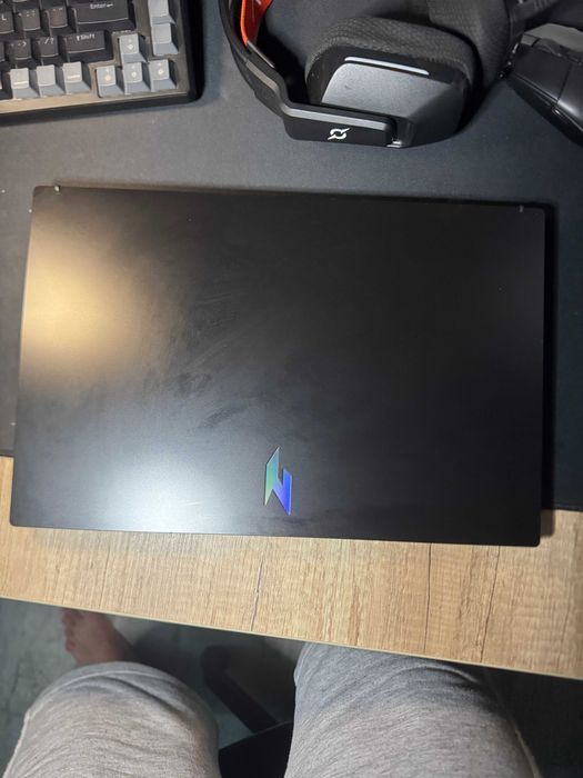 Laptop ACER NITRO V 15 165 HZ ca nou ,Ryzen 5 7535HS ,16gb Ram DDR5, 512 SSD M2, Rtx 4050 GARANTIE VALABILA LA ALTEX.