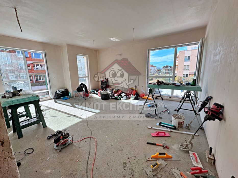 Тристаен апартамент, с двор, ново строителство, кв.Изток