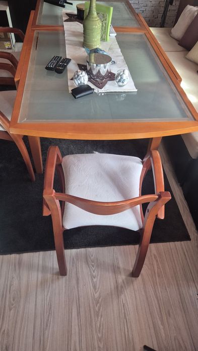 Маса  с  6 стола