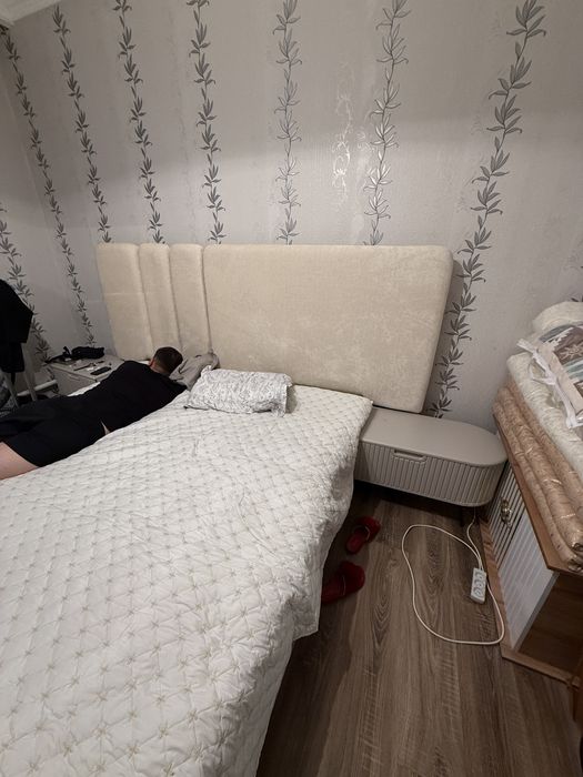 Спальный гарнитур