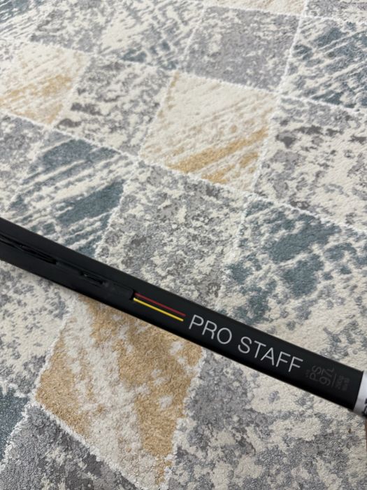 Продаётся ракетка Wilson pro staff