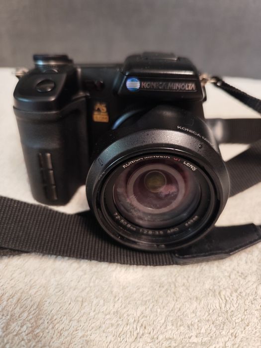 Фотоаппарат KONICA MINOLTA б/у.