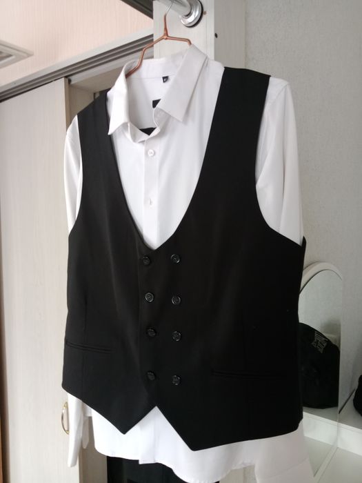 Продам костюм 48 размер