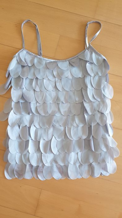 Top cu bretelute, aspect solzi din matase