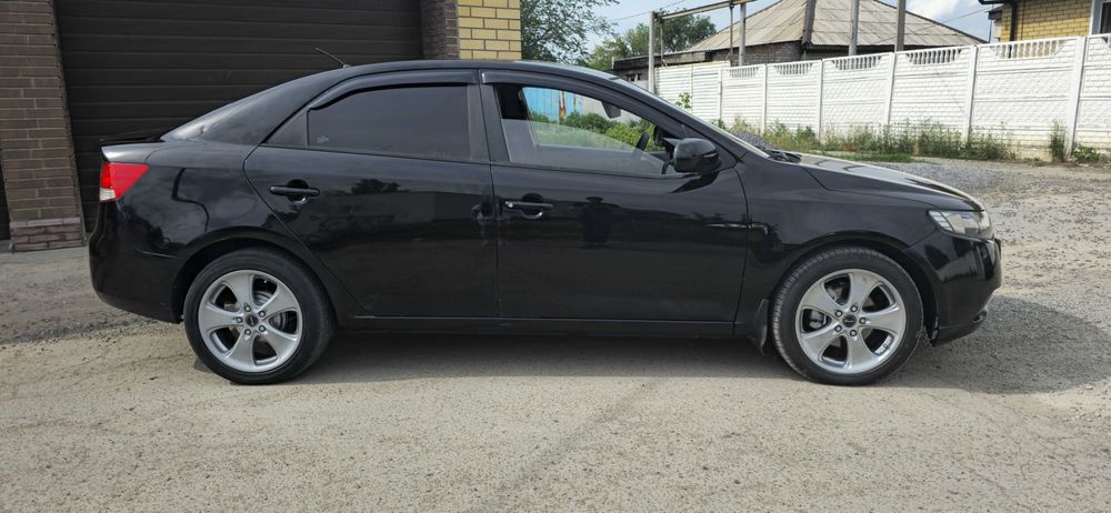 Продам Kia cerato 2011