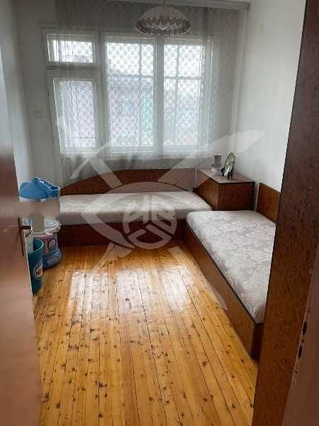 Етаж от къща в Прослав!