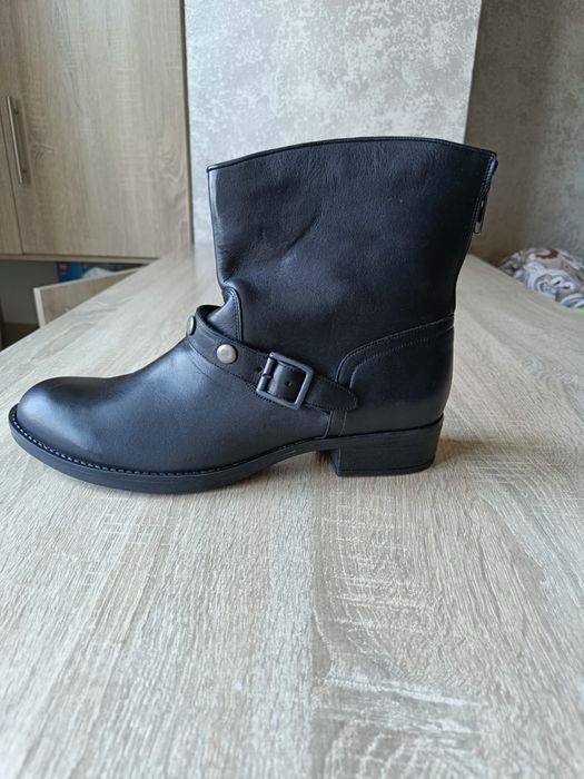 Продам кожаные полусапожки