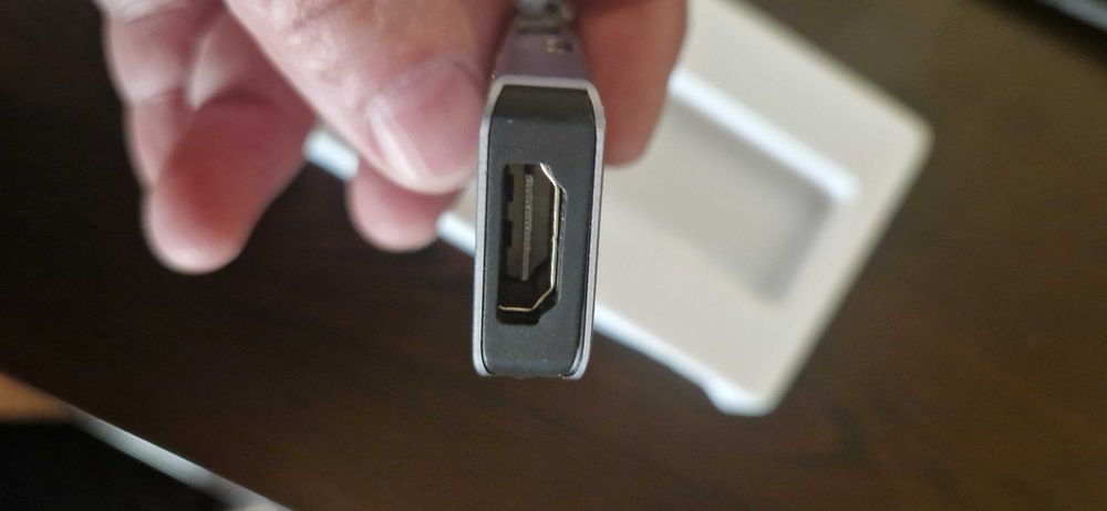 Hub USB 7 in 1 Qeno pentru Macbook