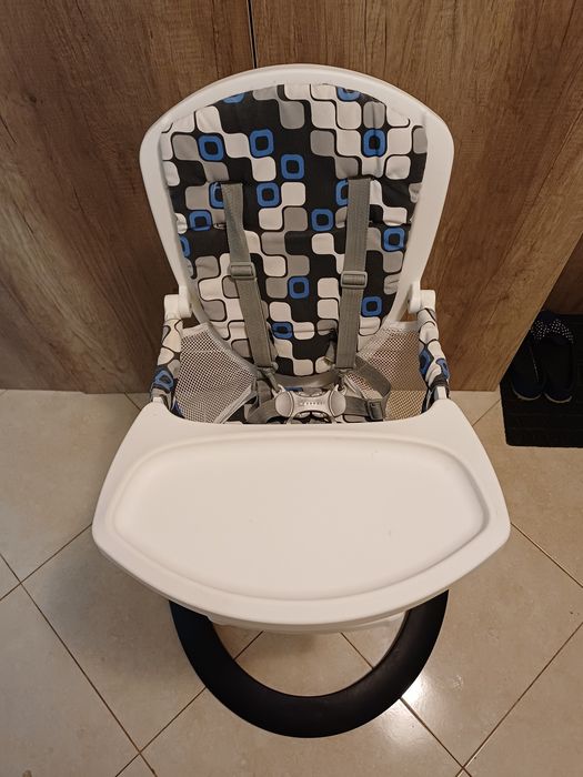 Компактно столче за хранене на бебе