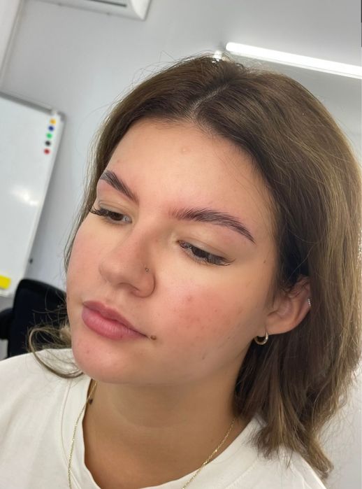 Laminare și Stilizare sprâncene - Cluj