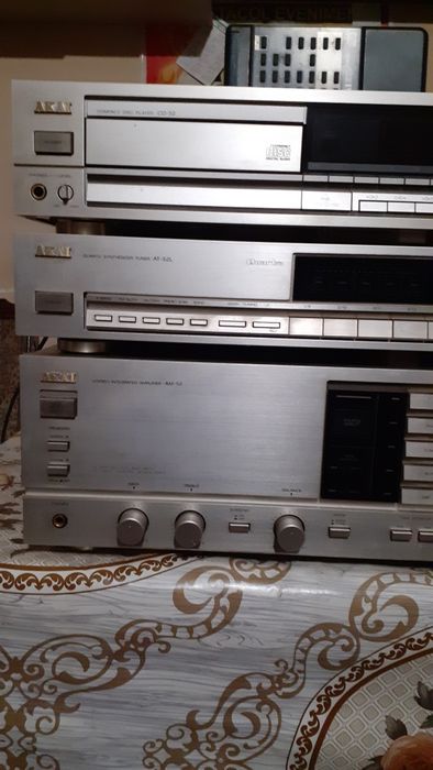 Linie Akai 52 statie si tuner sistem audio