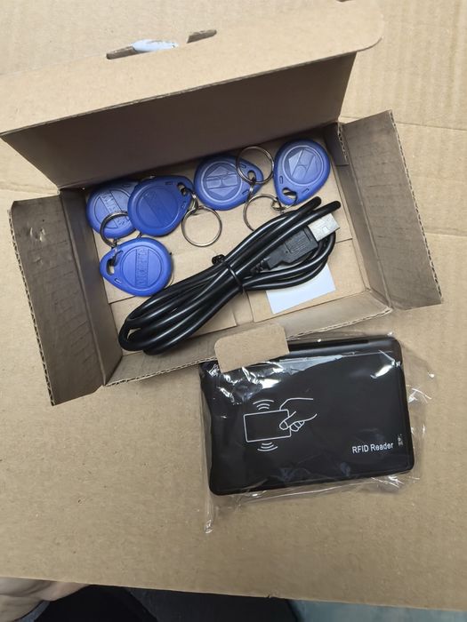 четец на карти, 13,56MHz честота, променлив изходен формат, съвместим