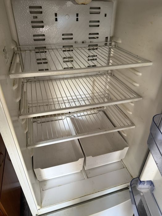 Холодильник Бирюса