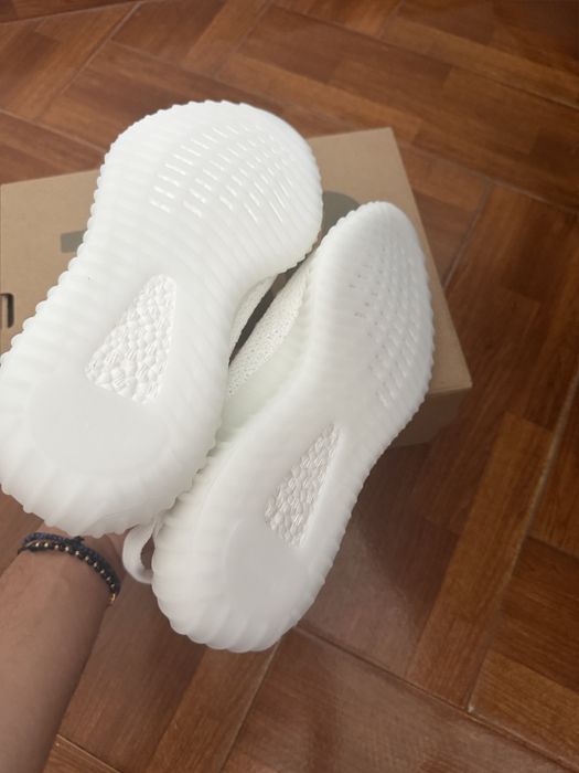 Yeezy Boost 350 V2  Cream White