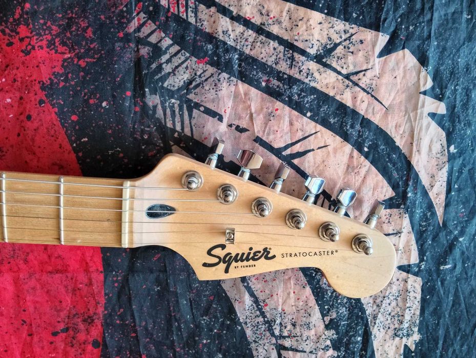Електрическа китара SQUIER Sonic Stratocaster HH