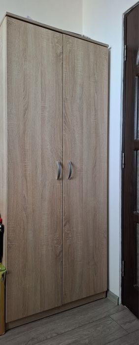 Dulap cu rafturi
