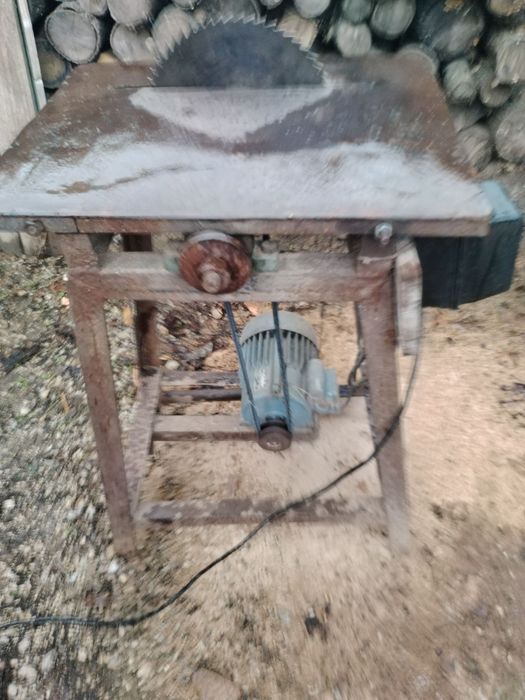 Продавам цинколяр