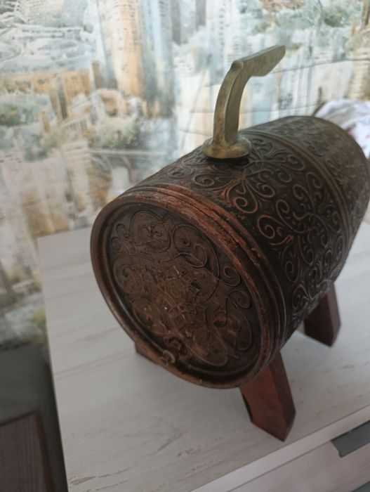 Продам медный  бочонок пивной