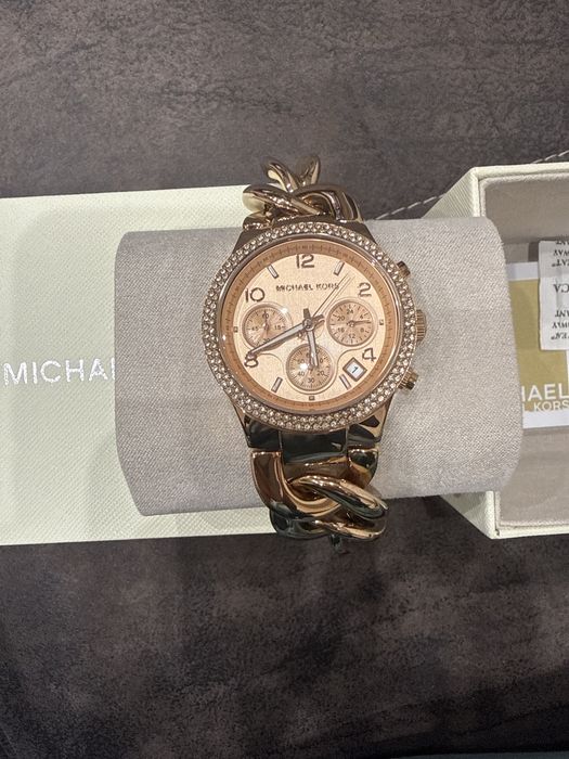 Часовник Michel Kors