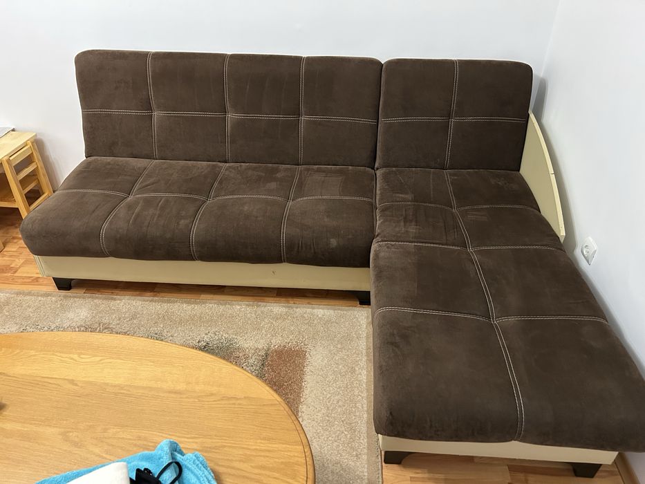 Ъглов диван с функция сън в кафяво и бежово, ракла