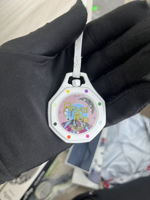 Часы Swatch Royal Pop