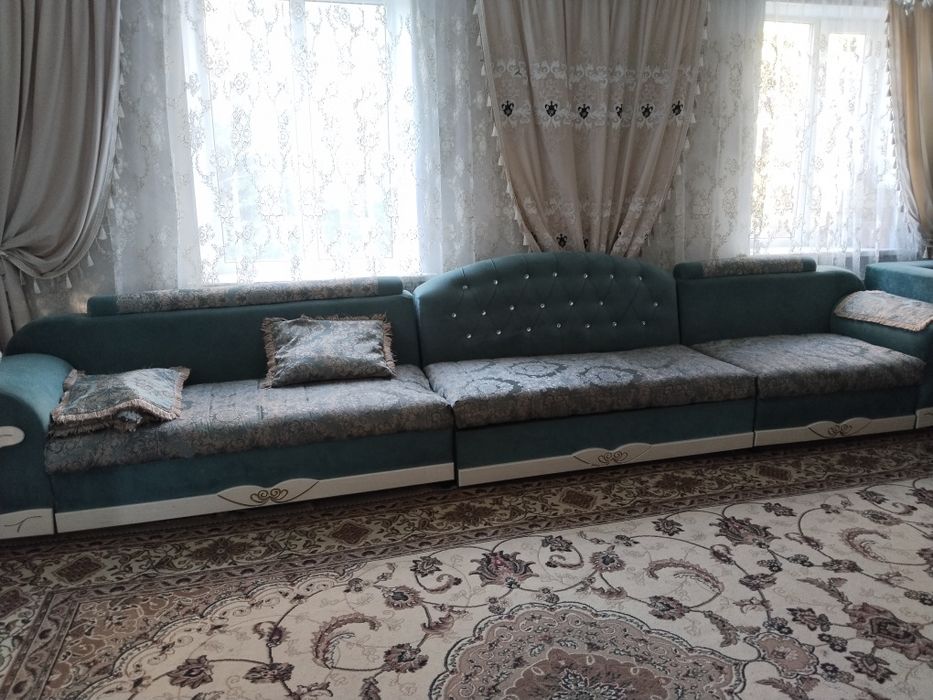 Продаю шикарный диван