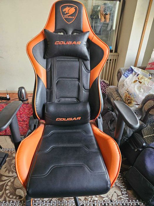 COUGAR Kreslo tez va arzon sotiladi. Pul zarur!