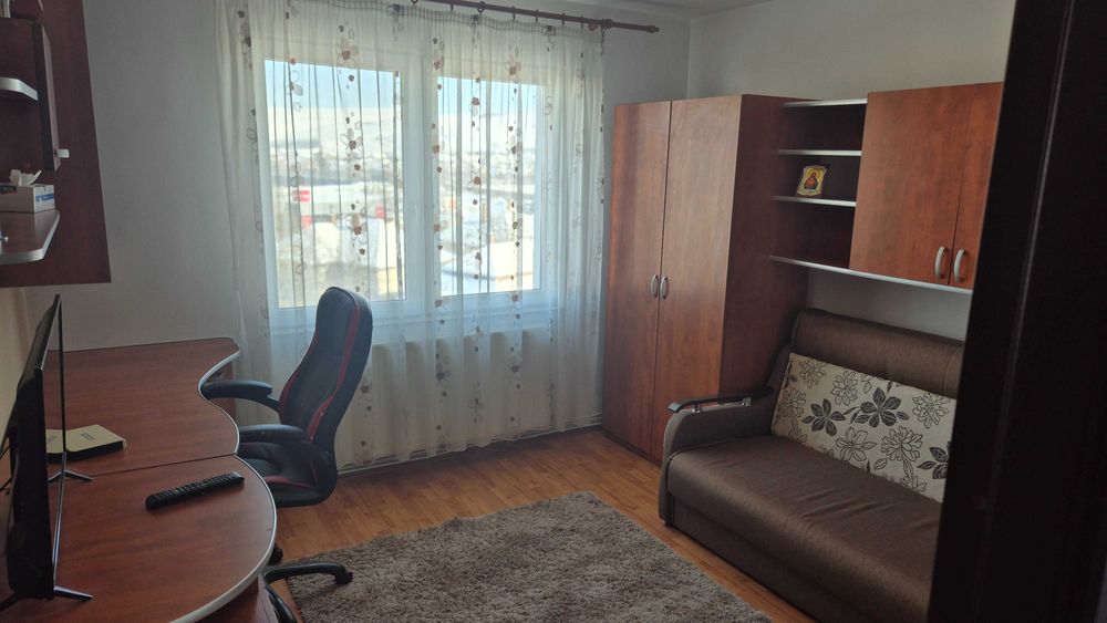 Inchiriez apartament