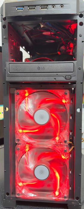 PC I7 cu placa video  GTX 560TI, memorii Corsair 2x8gb, bonus monitor