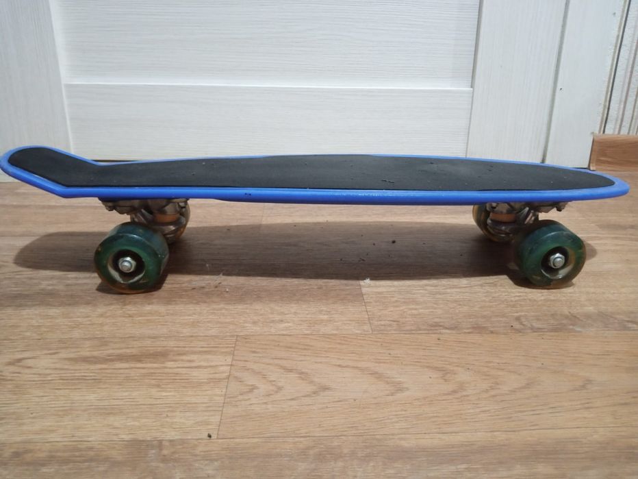 Продам скейт б/у