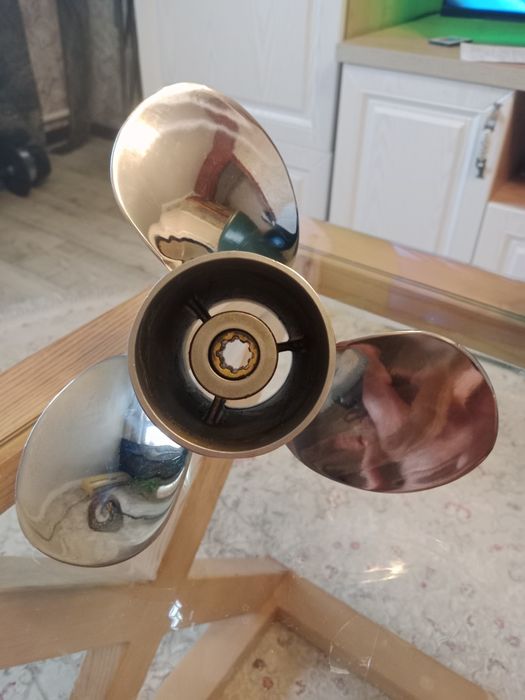 Лодочный винт нержавеющей.